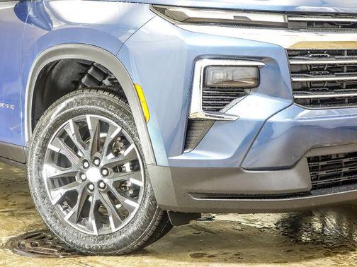 Lakeshore Blue Metallic 2026 Chevrolet Traverse LT