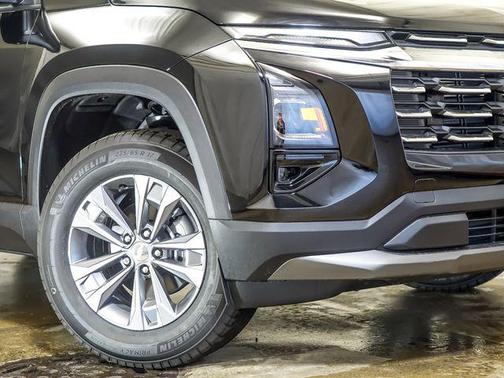 Mosaic Black Metallic 2026 Chevrolet Equinox 1LT