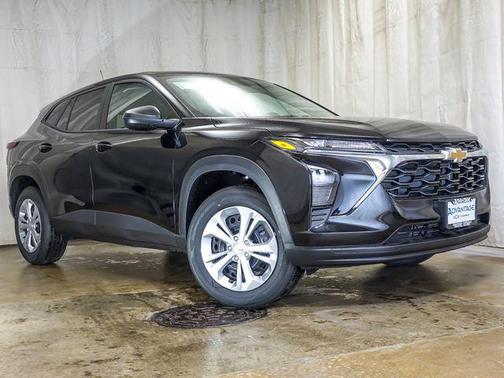 Mosaic Black Metallic 2026 Chevrolet Trax LS