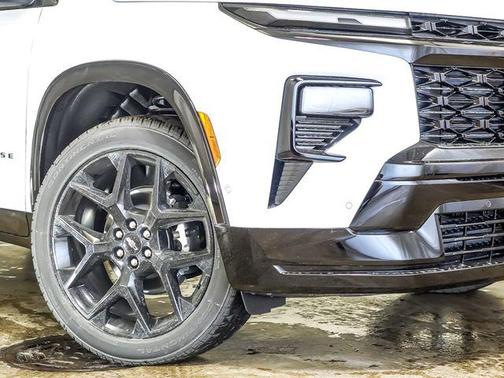 Polar White Tricoat 2026 Chevrolet Traverse RS