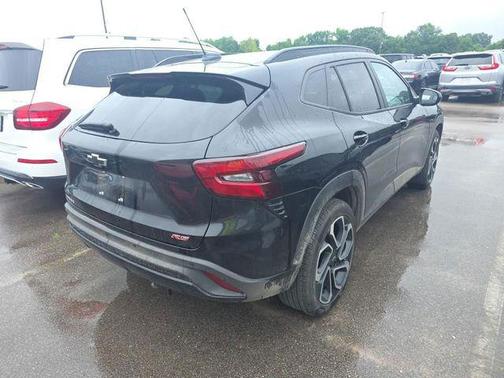 Mosaic Black Metallic 2025 Chevrolet Trax FWD 2RS