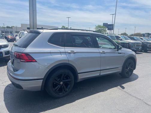 Pyrite Silver Metallic 2023 Volkswagen Tiguan 2.0T SE R-Line Black 4MOTION