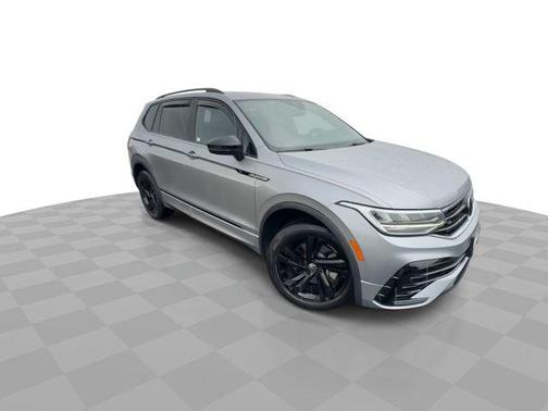 Pyrite Silver Metallic 2023 Volkswagen Tiguan 2.0T SE R-Line Black 4MOTION