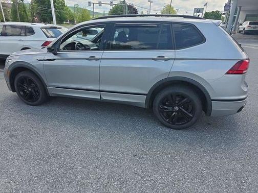 Pyrite Silver Metallic 2023 Volkswagen Tiguan 2.0T SE R-Line Black 4MOTION
