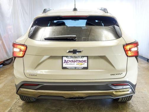 White Sands 2026 Chevrolet Trax FWD ACTIV