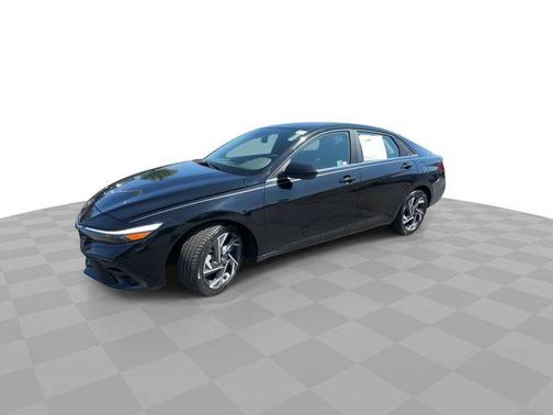 Abyss Black 2025 Hyundai ELANTRA SEL