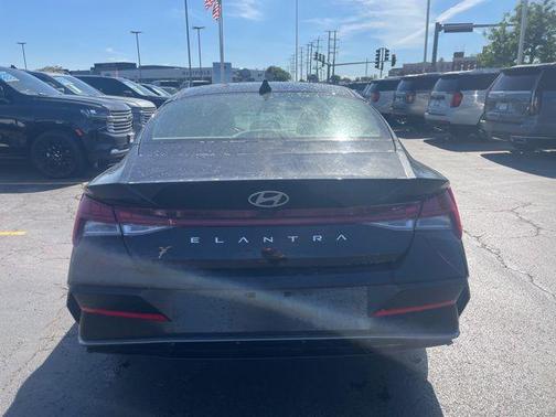 Abyss Black 2025 Hyundai ELANTRA SEL