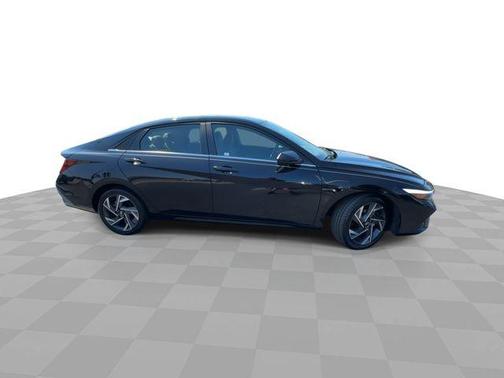 Abyss Black 2025 Hyundai ELANTRA SEL
