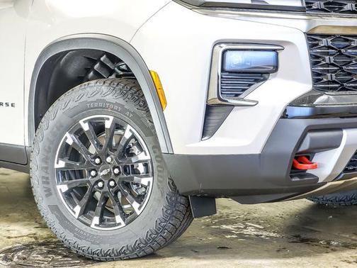 Sandstone Gray 2026 Chevrolet Traverse AWD Z71