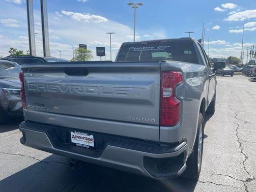 Sterling Gray Metallic 2025 Chevrolet Silverado 1500 Custom