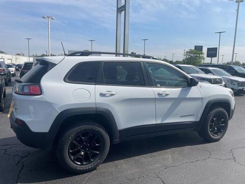 Bright White Clearcoat 2022 Jeep Cherokee Trailhawk