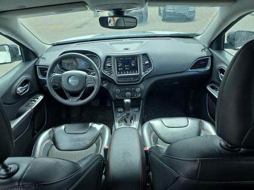 Bright White Clearcoat 2022 Jeep Cherokee Trailhawk