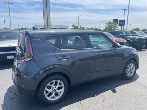 Gravity Gray 2025 Kia Soul LX