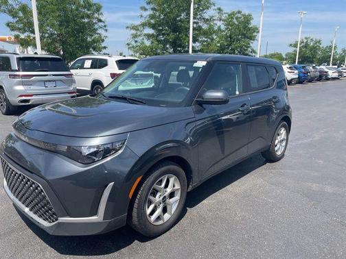 Gravity Gray 2025 Kia Soul LX