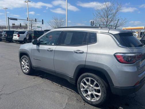 Billet Silver Metallic Clearcoat 2022 Jeep Compass Latitude Lux