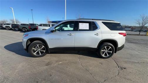 2021 Chevrolet Traverse LT Cloth