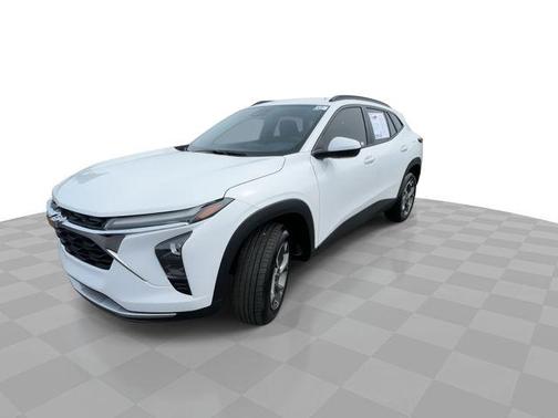 Summit White 2025 Chevrolet Trax LT