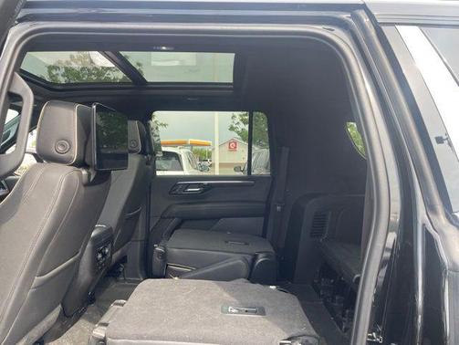 Black 2025 Chevrolet Suburban Premier