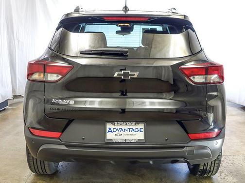 Mosaic Black Metallic 2026 Chevrolet Trailblazer LT