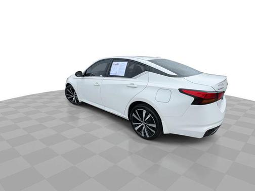 Pearl White Tricoat 2019 Nissan Altima 2.5 SR