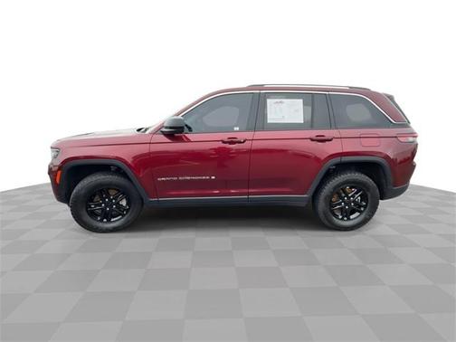 2023 Jeep Grand Cherokee Laredo