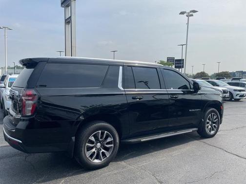 2022 Chevrolet Suburban LT