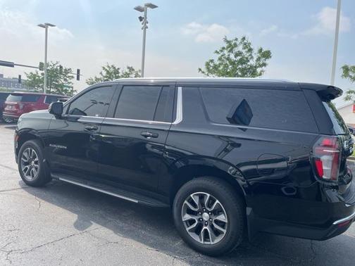 2022 Chevrolet Suburban LT