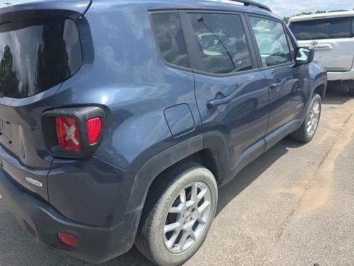 Slate Blue Pearlcoat 2022 Jeep Renegade Latitude