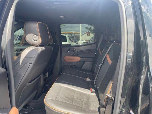 Onyx Black 2023 GMC Canyon AT4