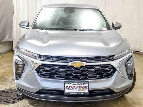 Sterling Gray Metallic 2026 Chevrolet Trax LS