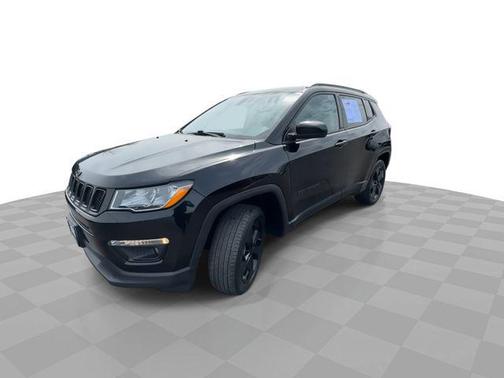 Diamond Black Crystal Pearlcoat 2021 Jeep Compass Latitude