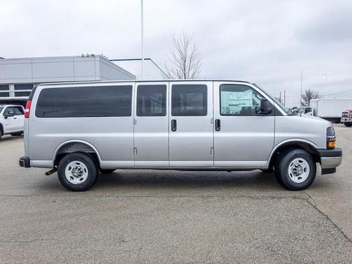 2025 Chevrolet Express 3500 RWD 3500 Extended Wheelbase LT