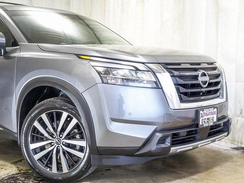 2023 Nissan Pathfinder Platinum 4WD