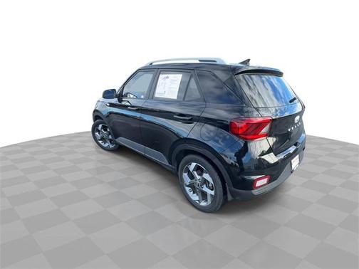 2022 Hyundai VENUE SEL