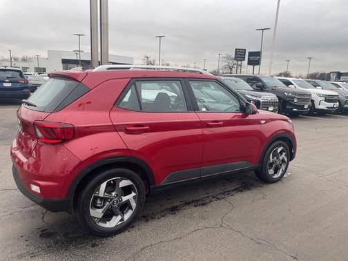 2022 Hyundai VENUE SEL