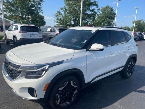 Snow White Pearl 2024 Kia Seltos SX Turbo