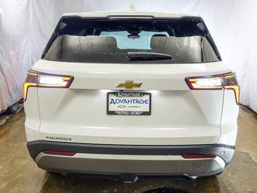 Summit White 2026 Chevrolet Equinox 1LT