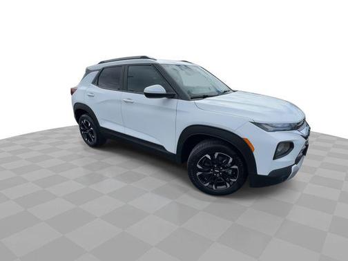 Summit White 2022 Chevrolet Trailblazer LT