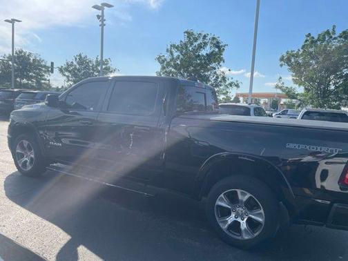 Diamond Black Crystal Pearlcoat 2022 RAM 1500 Laramie