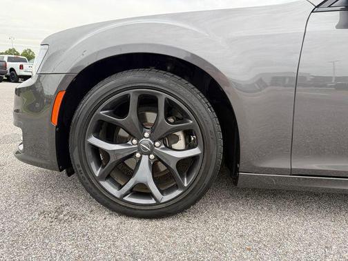 Granite Crystal Metallic Clearcoat 2023 Chrysler 300 Touring