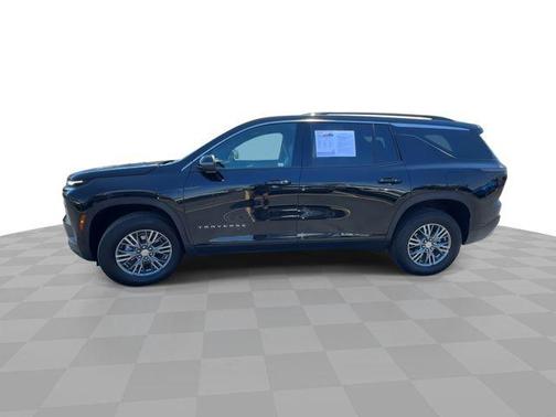 Mosaic Black Metallic 2025 Chevrolet Traverse LT