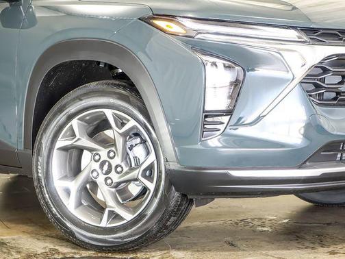 Cypress Gray 2026 Chevrolet Trax LT
