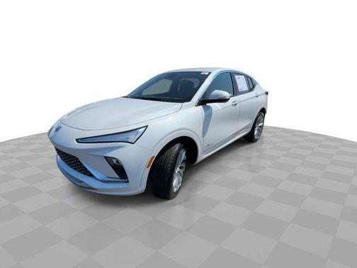 White Frost Tricoat 2025 Buick Envista Avenir FWD