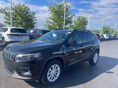 Diamond Black Crystal Pearlcoat 2022 Jeep Cherokee Latitude Lux