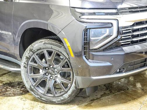 Dark Ash Metallic 2026 Chevrolet Suburban Premier