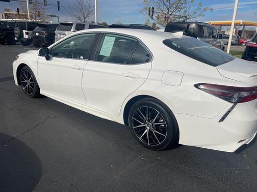 2021 Toyota Camry SE