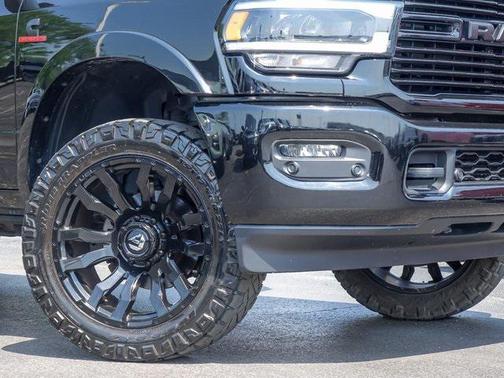 2020 RAM 2500 Laramie Crew Cab 4X4 6'4' Box