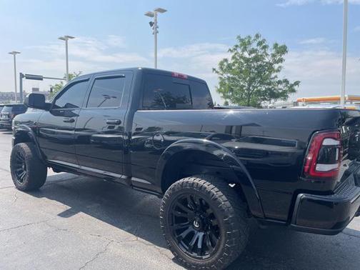 2020 RAM 2500 Laramie Crew Cab 4X4 6'4' Box