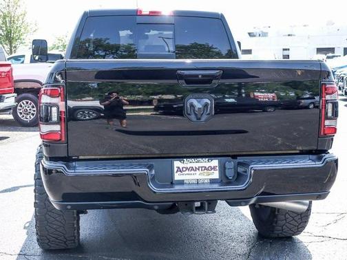 2020 RAM 2500 Laramie Crew Cab 4X4 6'4' Box