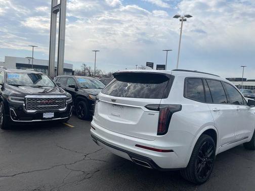 Crystal White Tricoat 2021 Cadillac XT6 Sport AWD